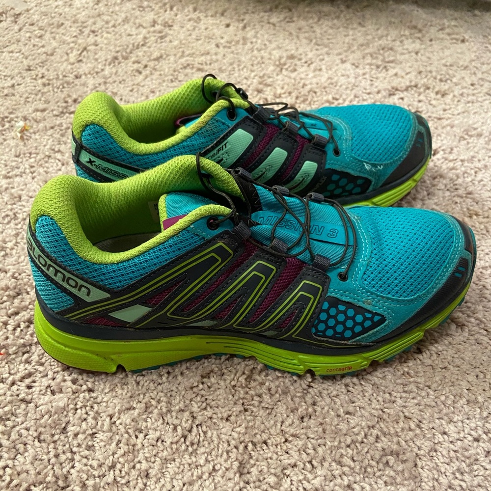 Salomon tennis shoes